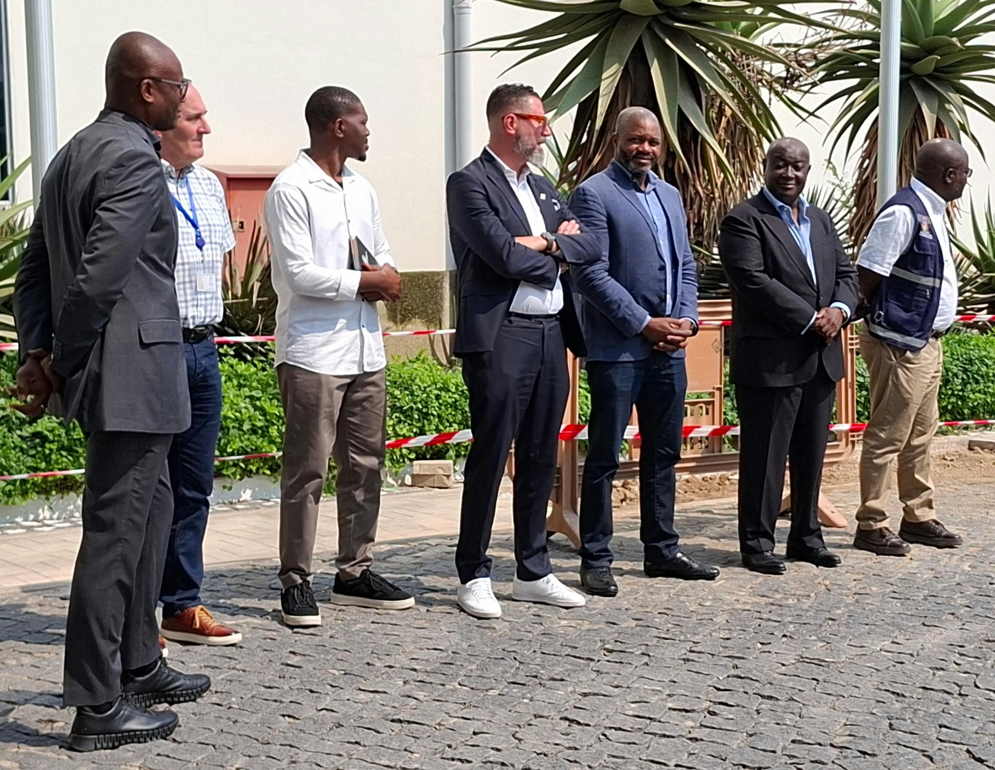 Visita de Sua Excelência o Governador da Província de Benguela ao Estaleiro da Sonamet — Foto 3